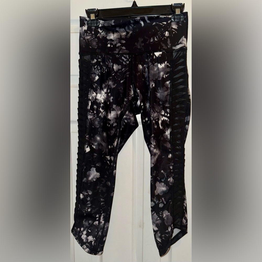 Lululemon Grey and Black Activewear Leggings Pants with Mesh Ruching Size 6